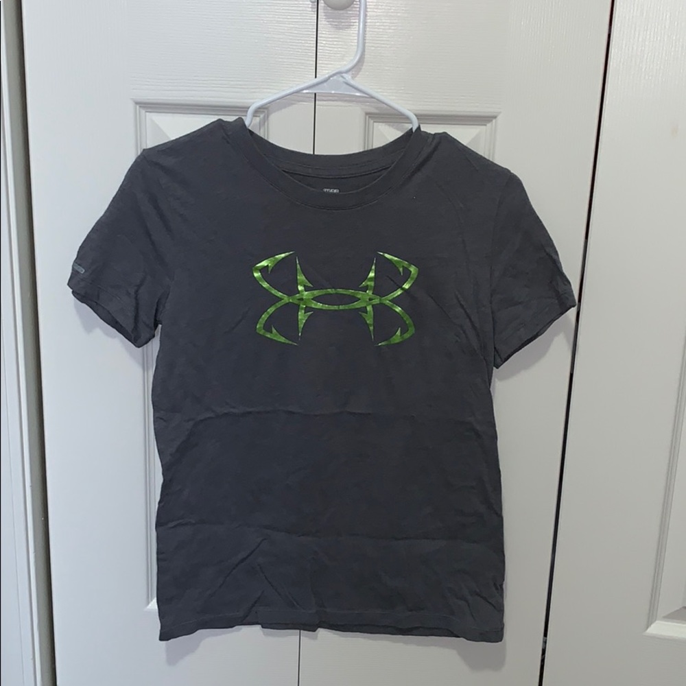 Grey UA short sleeve shirt